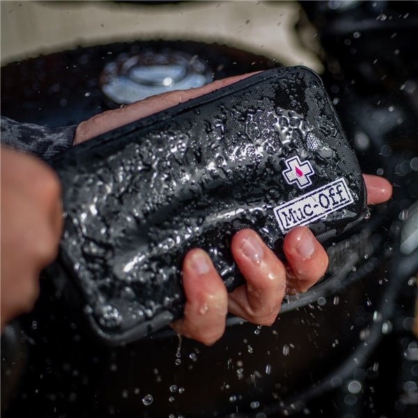 MUC OFF ESSENTIALS CASE RAINPROOF (20278) - Driven Powersports Inc.503783520767520278