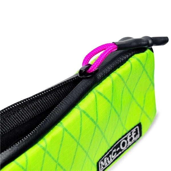 MUC OFF ESSENTIALS CASE RAINPROOF HI VIS (20454) - Driven Powersports Inc.503783520995220454